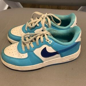 Nike kids size 1.5